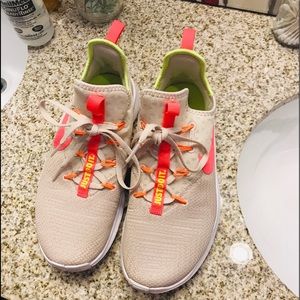 Nike size 8 like new